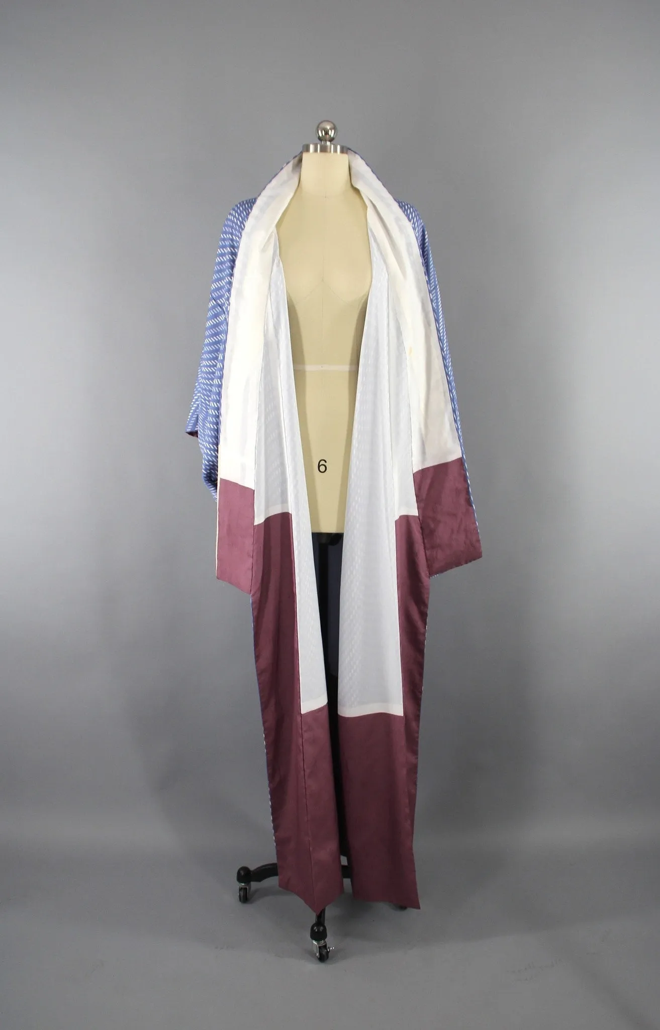 1950s Vintage Kimono Robe in Periwinkle Blue & White