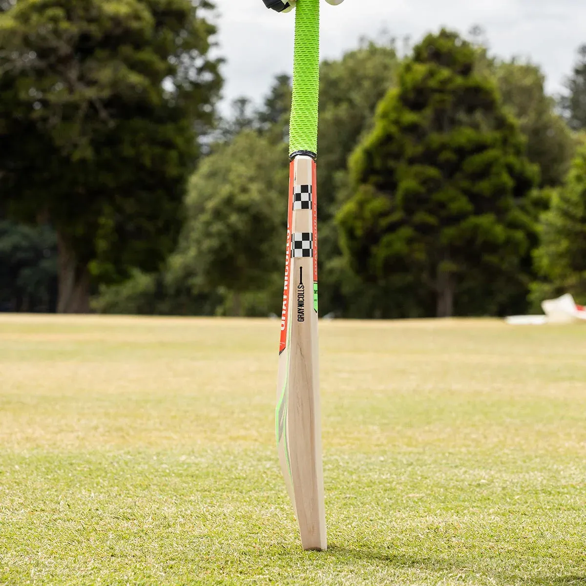 Gray Nicolls Tempesta 1250 Play Now Junior Cricket Bat