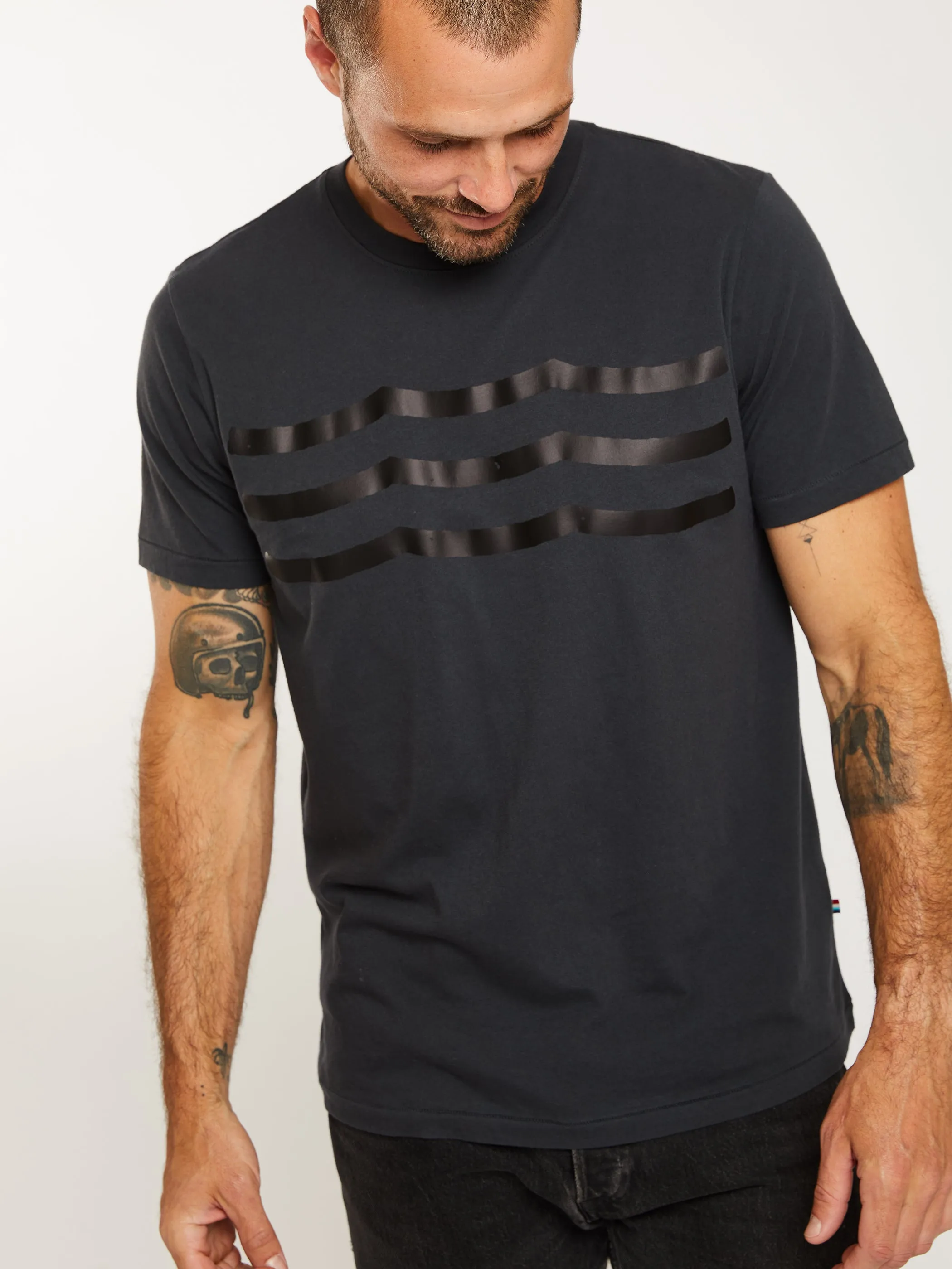 Noir Waves Tee - Vintage Black