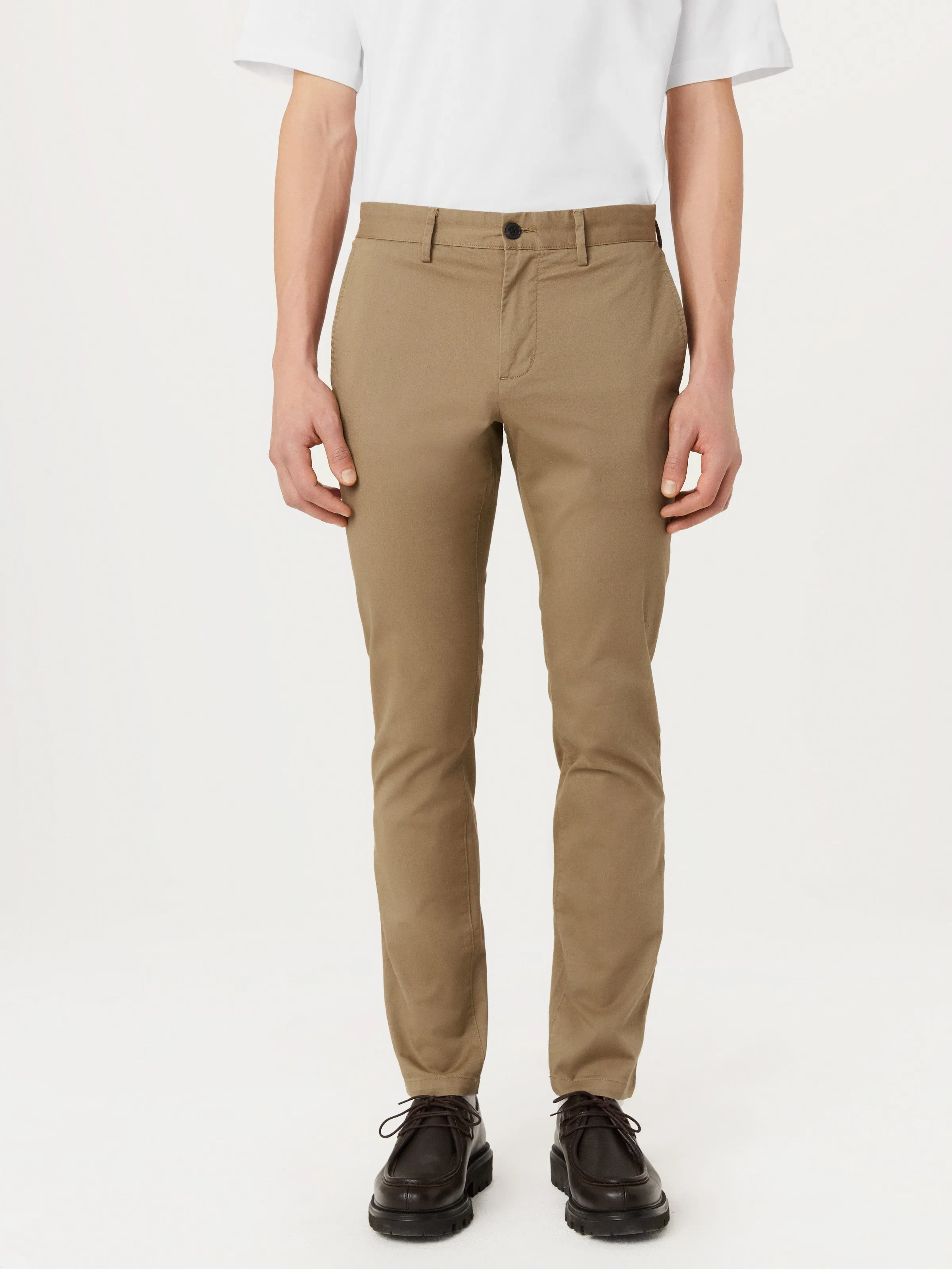 The Brunswick Slim Chino Pant in Khaki